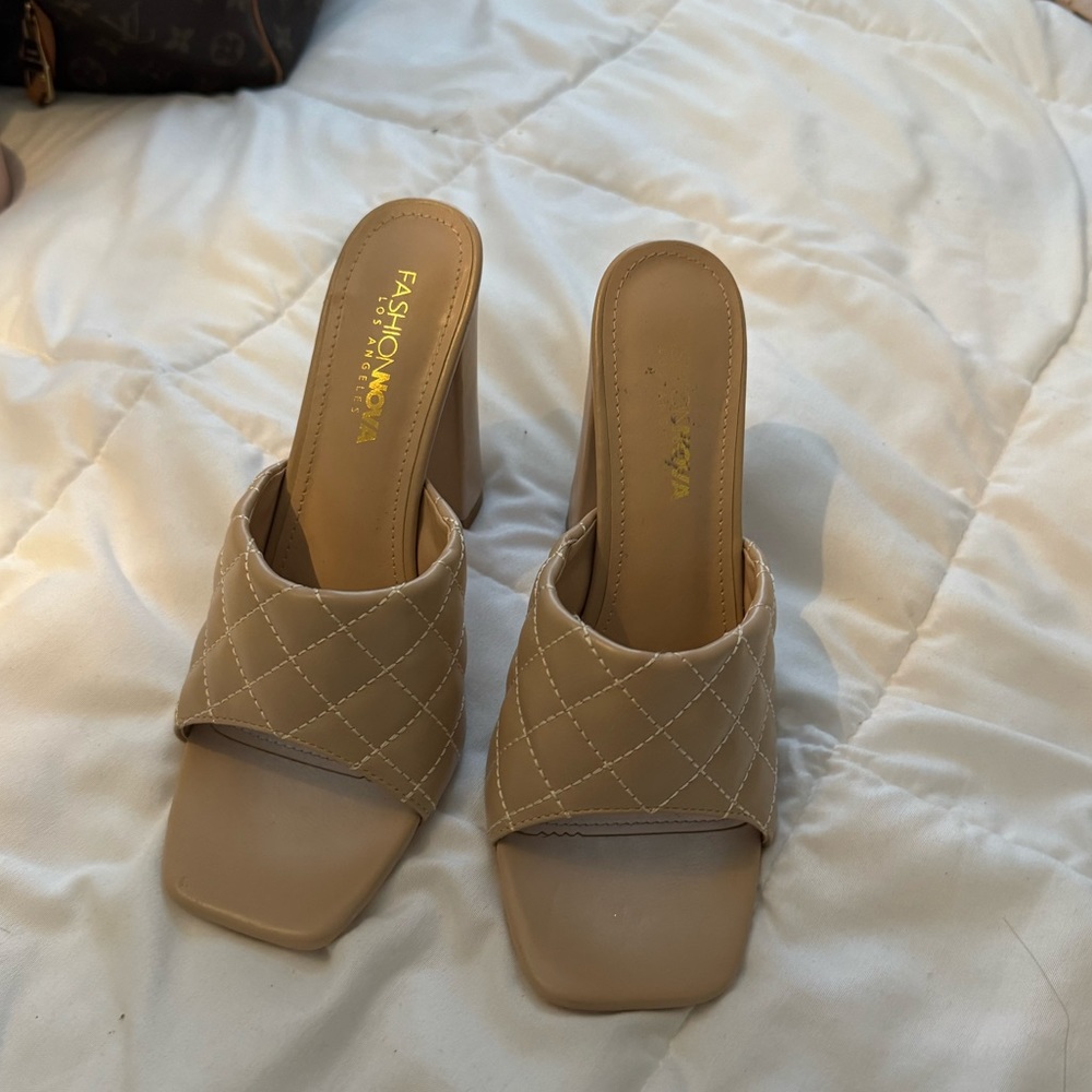 Nude mule heel